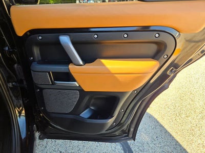 2024 Land Rover Defender 110 P400 X-Dynamic SE