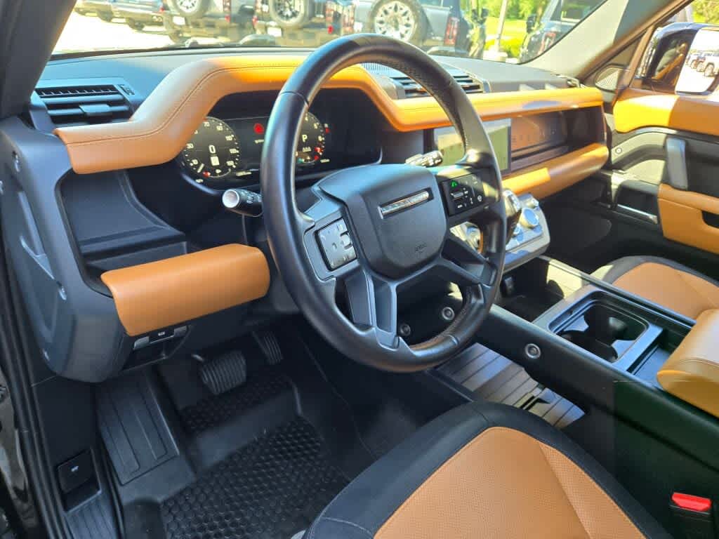 2024 Land Rover Defender 110 P400 X-Dynamic SE