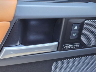 2024 Land Rover Defender 110 P400 X-Dynamic SE