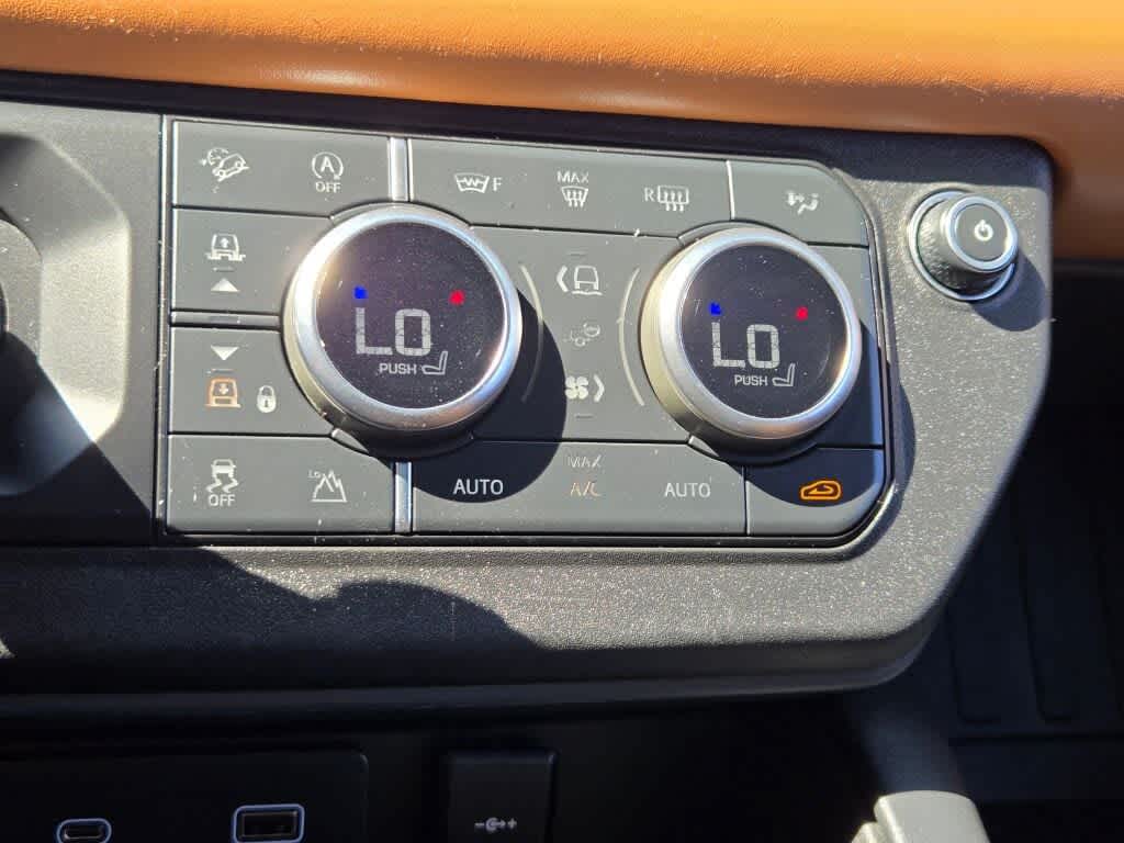 2024 Land Rover Defender 110 P400 X-Dynamic SE