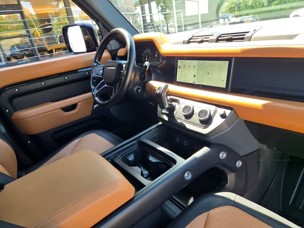 2024 Land Rover Defender 110 P400 X-Dynamic SE