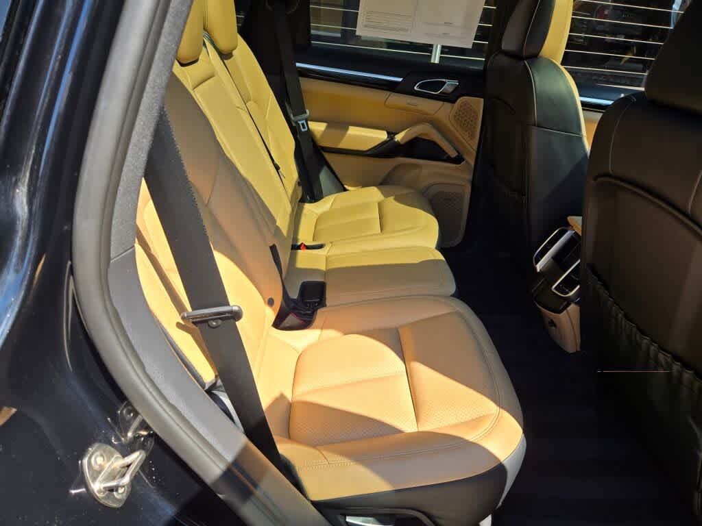 2016 Porsche Cayenne Base