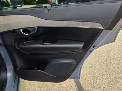 2022 Volvo XC90 Recharge Plug-In Hybrid T8 Inscription 7 Passenger