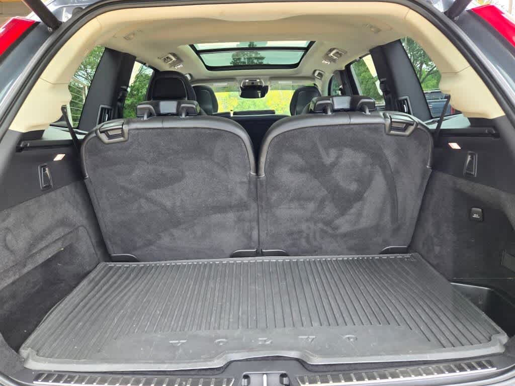 2022 Volvo XC90 Recharge Plug-In Hybrid T8 Inscription 7 Passenger