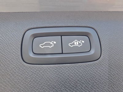 2022 Volvo XC90 Recharge Plug-In Hybrid T8 Inscription 7 Passenger