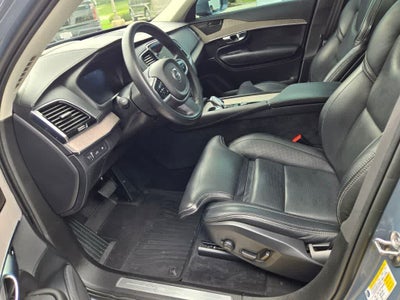 2022 Volvo XC90 Recharge Plug-In Hybrid T8 Inscription 7 Passenger