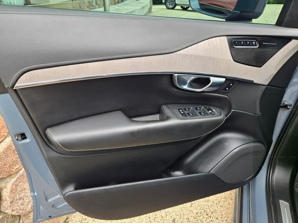 2022 Volvo XC90 Recharge Plug-In Hybrid T8 Inscription 7 Passenger