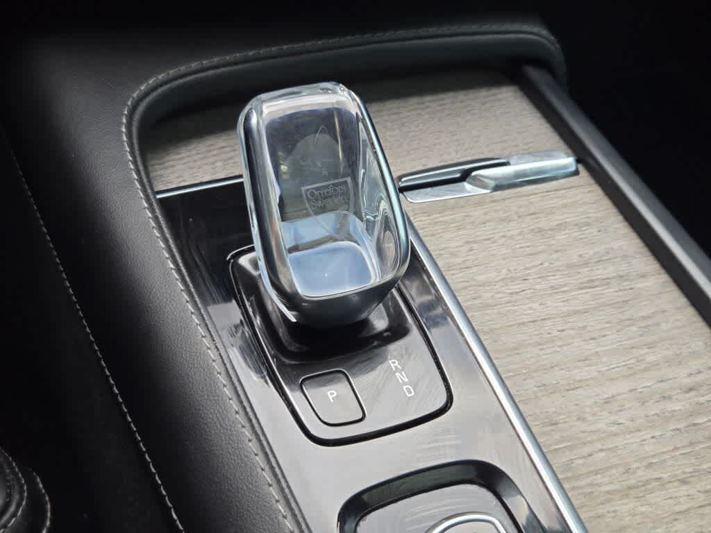 2022 Volvo XC90 Recharge Plug-In Hybrid T8 Inscription 7 Passenger