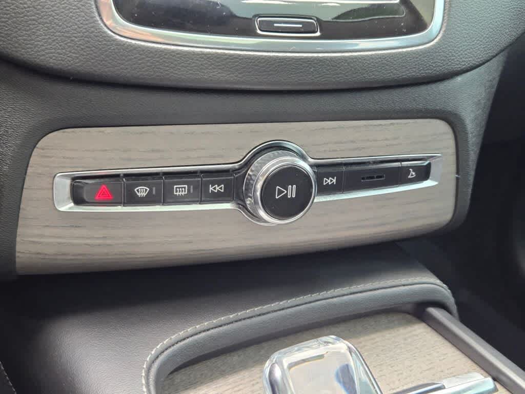2022 Volvo XC90 Recharge Plug-In Hybrid T8 Inscription 7 Passenger