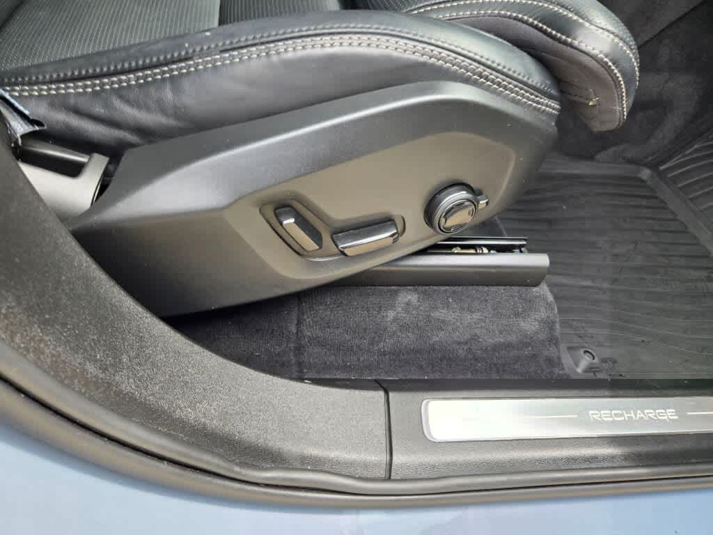 2022 Volvo XC90 Recharge Plug-In Hybrid T8 Inscription 7 Passenger